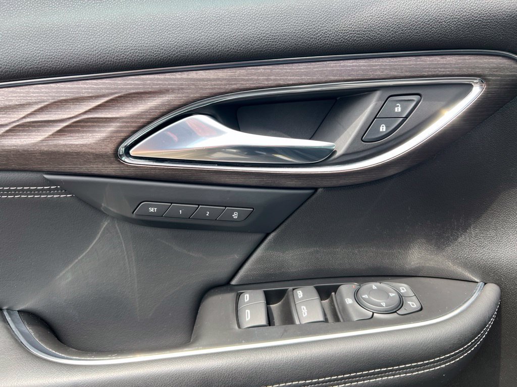 Used 2023 Buick Envision Avenir FWD image 8