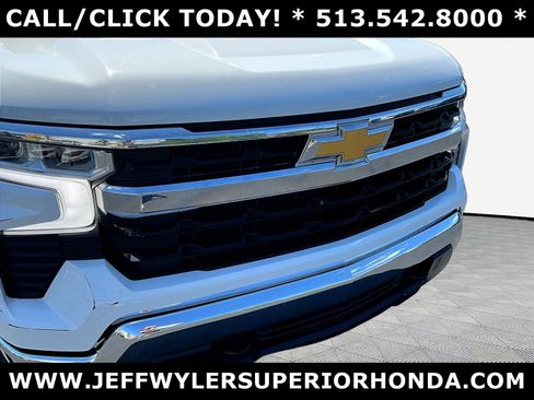 Used 2024 Chevrolet Silverado 1500 LT AWD/4WD image 32