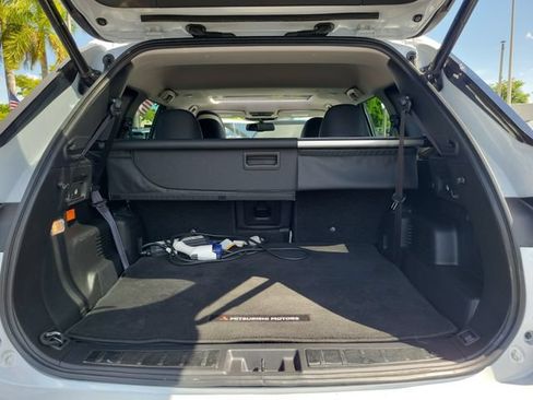 Used 2023 Mitsubishi Outlander 4WD Plug-In Hybrid image 8