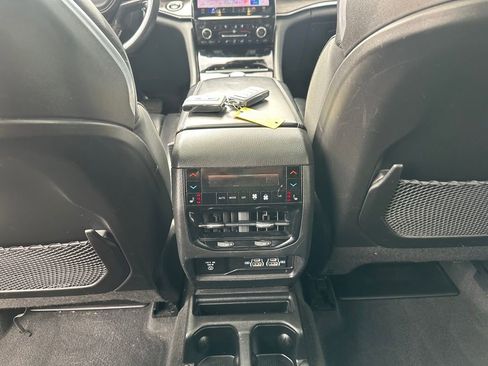 Used 2022 Jeep Grand Cherokee L Overland w/ Luxury Tech Group IV image 25