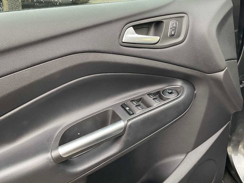 Used 2018 Ford Escape SE image 21