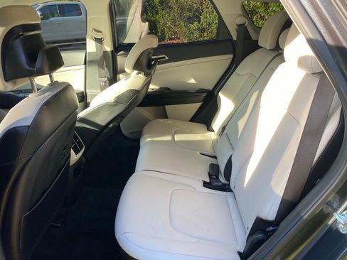 Used 2023 Kia Sportage EX FWD image 8