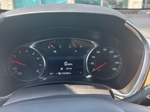 Used 2023 Chevrolet Equinox Premier AWD/4WD image 18