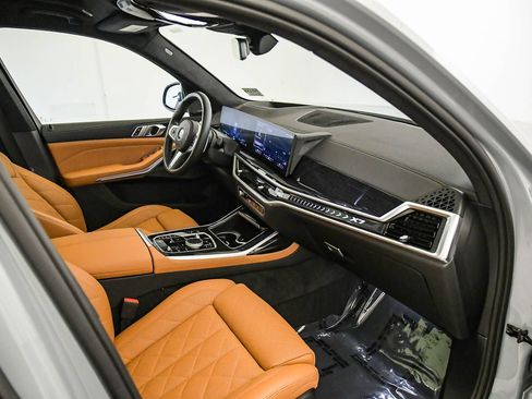 Certified 2024 BMW X7 xDrive40i w/ M Sport Package AWD/4WD image 15