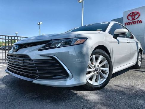 Used 2024 Toyota Camry LE w/ Convenience Package FWD image 4