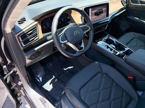 New 2026 Volkswagen Atlas SE FWD image 25