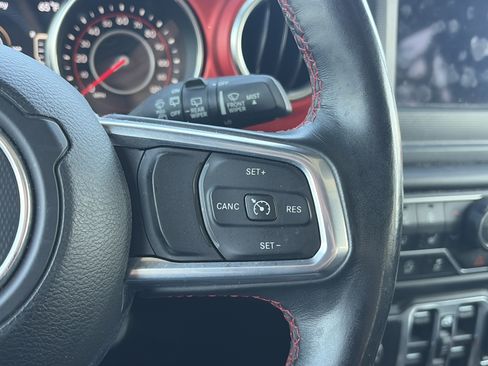 Used 2019 Jeep Wrangler Unlimited Rubicon w/ LED Lighting Group AWD/4WD image 18
