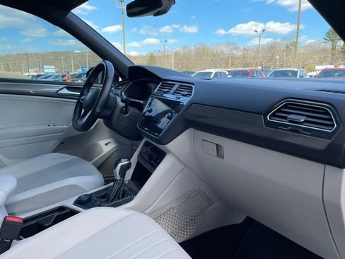 Used 2022 Volkswagen Tiguan SE R-Line AWD/4WD image 29