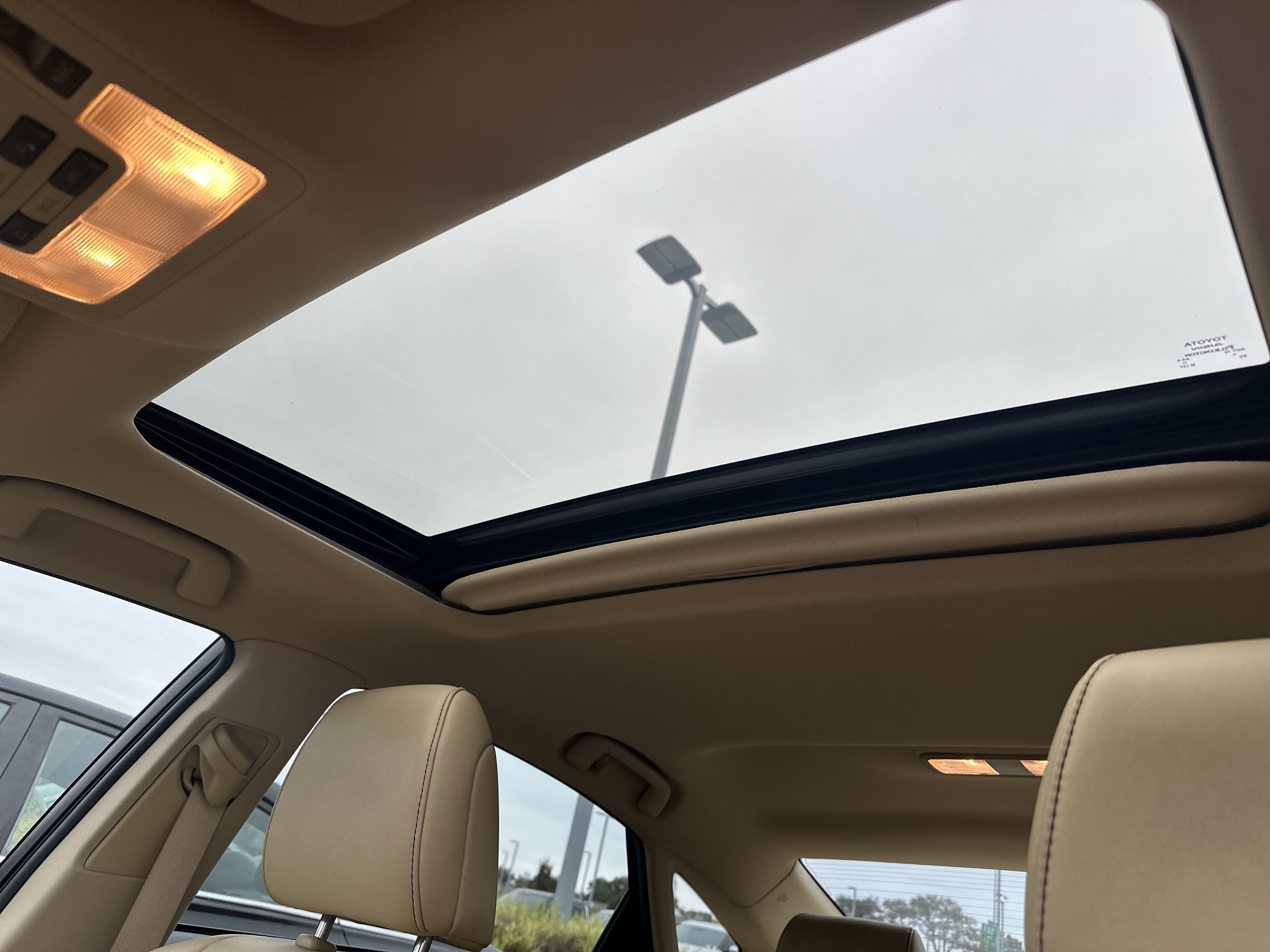 Used 2016 Toyota Avalon Limited FWD image 36