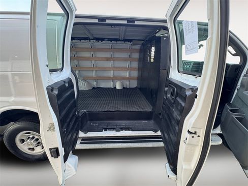 Used 2024 Chevrolet Express 2500 w/ Driver Convenience Package image 13