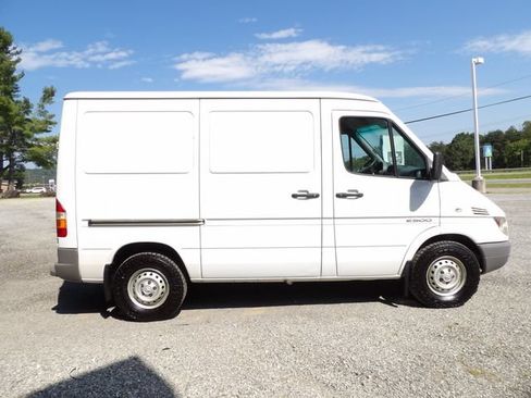 Used 2004 Dodge Sprinter 2500 w/ Cargo Group I RWD image 6