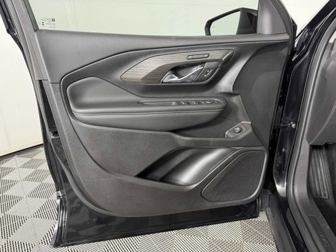 Used 2024 GMC Terrain SLT w/ Tech Package AWD/4WD image 8