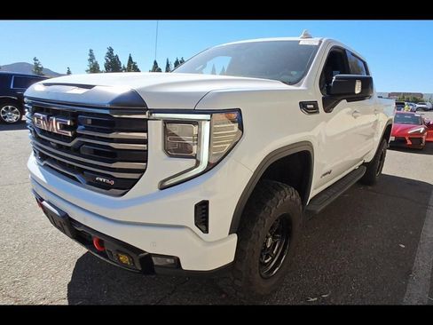 Used 2022 GMC Sierra 1500 AT4 w/ AT4 Premium Package image 6