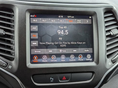 Used 2019 Jeep Cherokee Trailhawk w/ Comfort/Convenience Group image 19