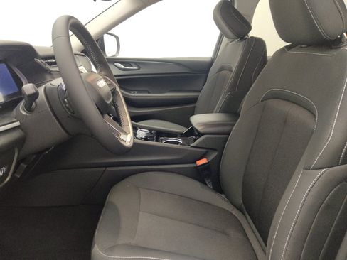 Used 2023 Jeep Grand Cherokee L Laredo RWD image 17