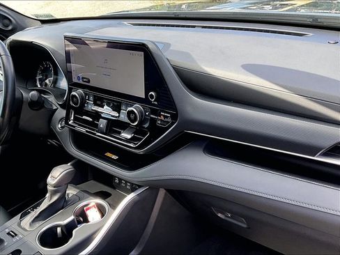Used 2023 Toyota Highlander XSE AWD/4WD image 14