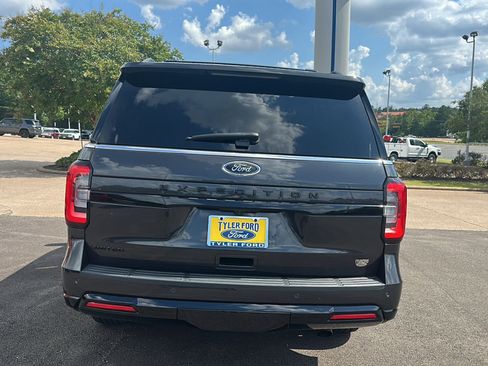 Used 2023 Ford Expedition Limited RWD image 9