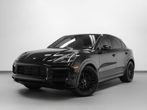 Certified 2023 Porsche Cayenne GTS AWD/4WD image 1