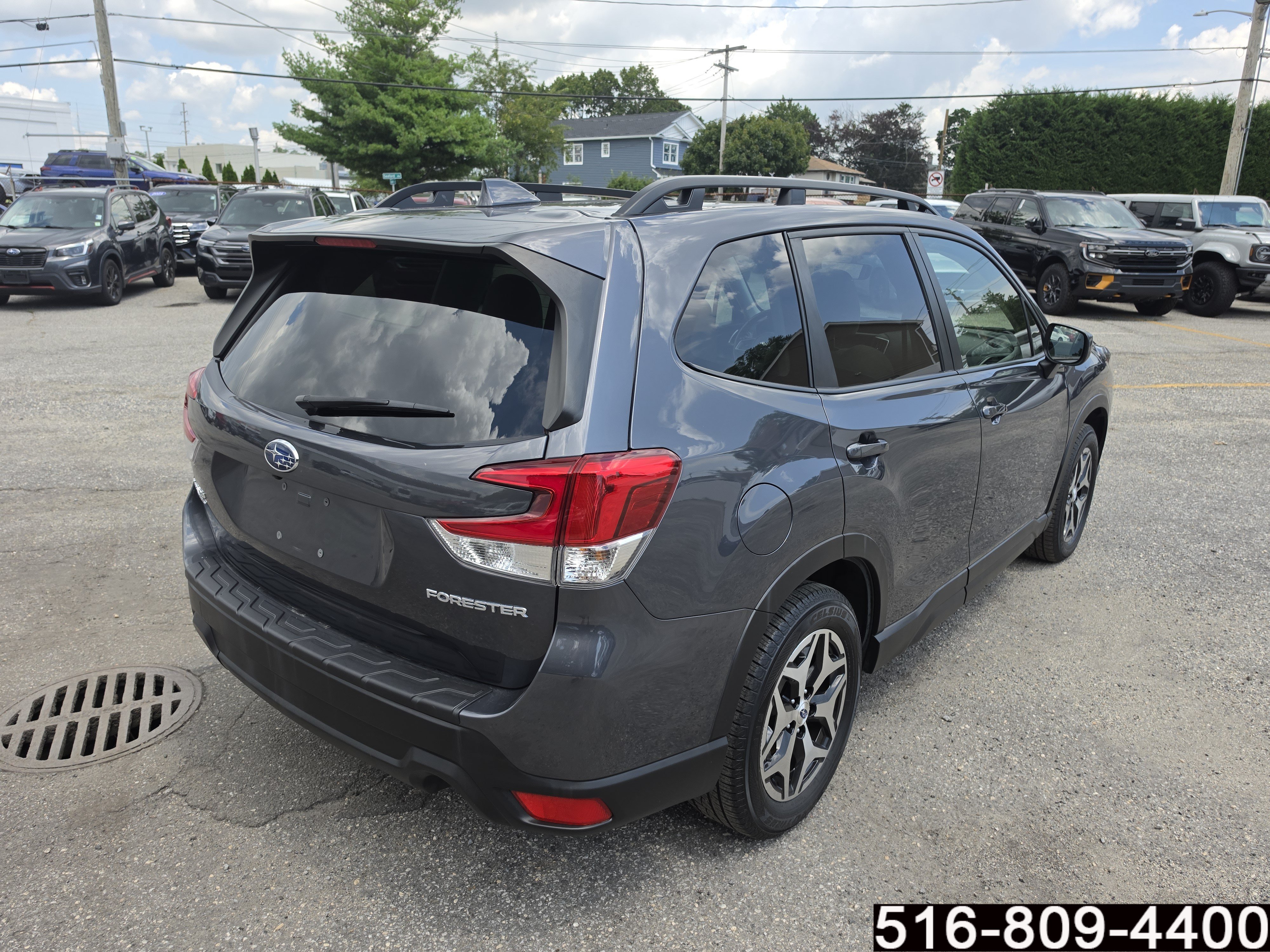 Used 2023 Subaru Forester Premium AWD/4WD image 6