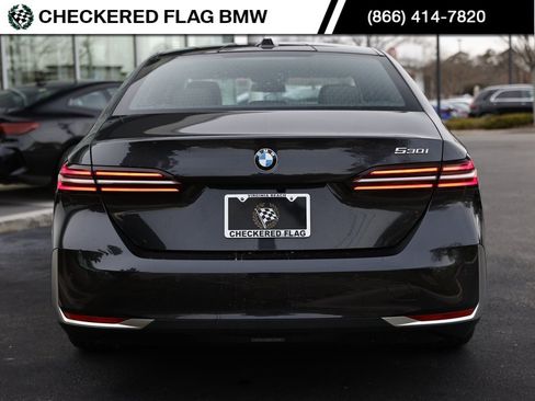 Used 2025 BMW 530i w/ Premium Package image 9