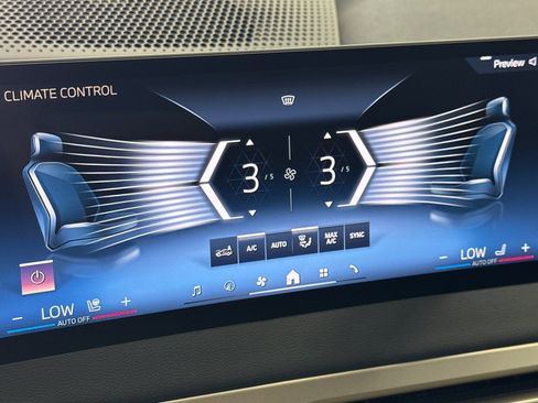 Used 2025 BMW iX xDrive50 w/ Premium Package AWD/4WD image 28
