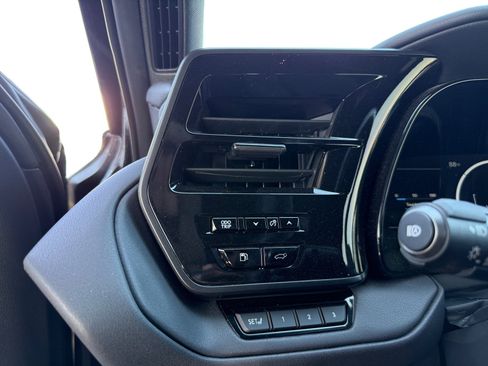 Used 2025 Lexus TX 500h AWD w/ Technology Package image 15