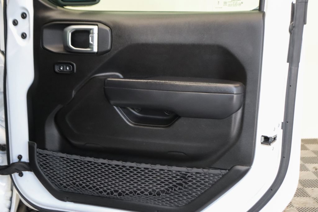 Used 2025 Jeep Gladiator Sport AWD/4WD image 39