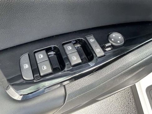 Used 2023 Kia Sportage EX FWD image 17