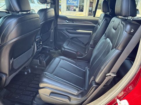 Used 2024 Jeep Grand Cherokee L Limited AWD/4WD image 30