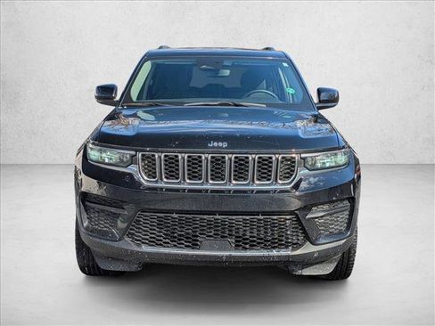 Used 2022 Jeep Grand Cherokee Laredo w/ Luxury Tech Group I image 2