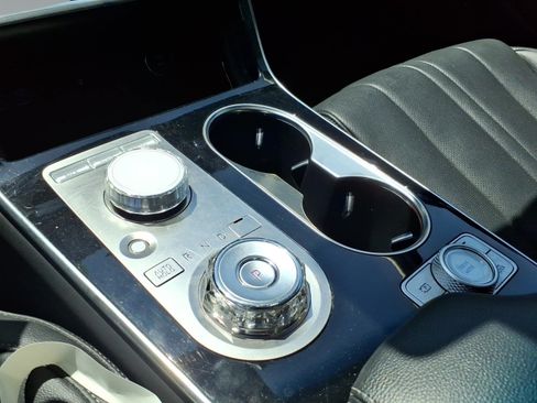 Used 2025 Genesis GV80 2.5T Standard AWD/4WD image 17