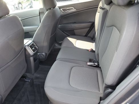 Used 2023 Kia Sportage LX AWD/4WD image 13