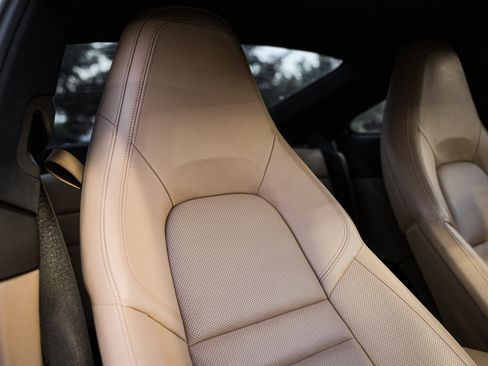 Used 2021 Porsche 911 Carrera w/ Premium Package image 30