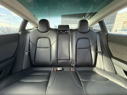 Used 2018 Tesla Model 3 Long Range image 18