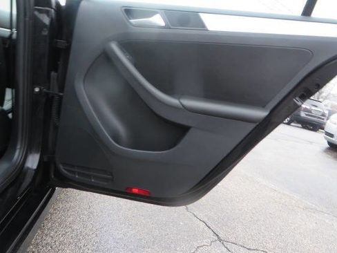 Used 2014 Volkswagen Jetta SE image 35