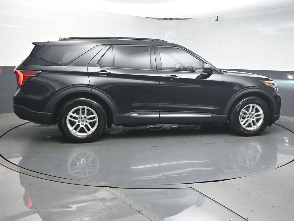 Used 2025 Ford Explorer Active RWD image 8