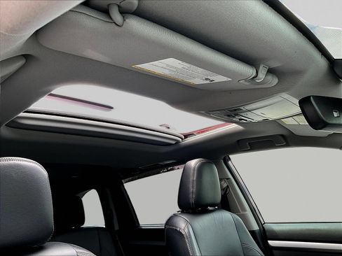 Used 2018 Toyota Highlander XLE AWD/4WD image 31
