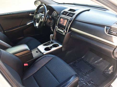 Used 2013 Toyota Camry SE FWD image 15