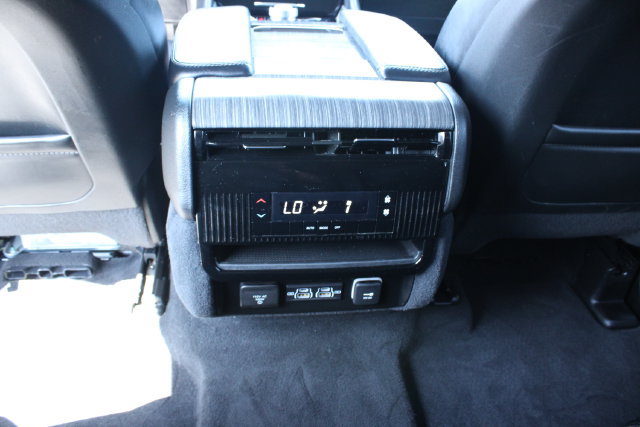 Used 2024 Jeep Wagoneer L Series II w/ Flexible Seating Group AWD/4WD image 20