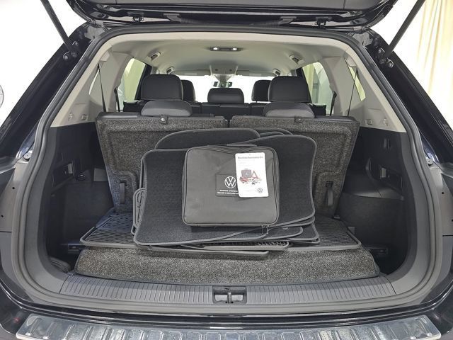 Used 2023 Volkswagen Tiguan SE FWD image 16