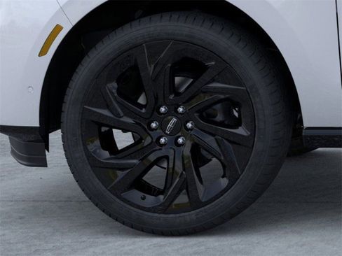 New 2026 Lincoln Navigator Black Label image 19