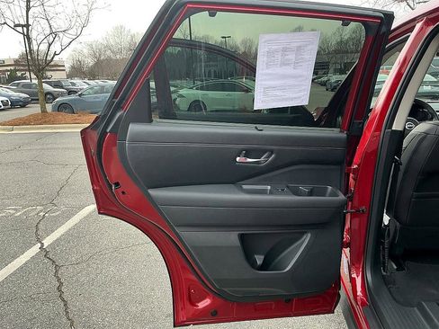 Certified 2024 Nissan Pathfinder SL w/ SL Premium Package image 23