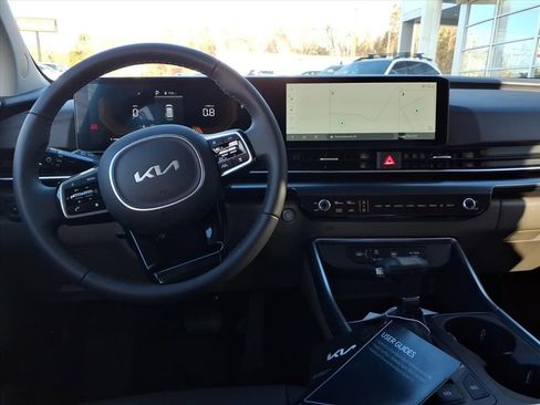 New 2026 Kia Carnival FWD image 11