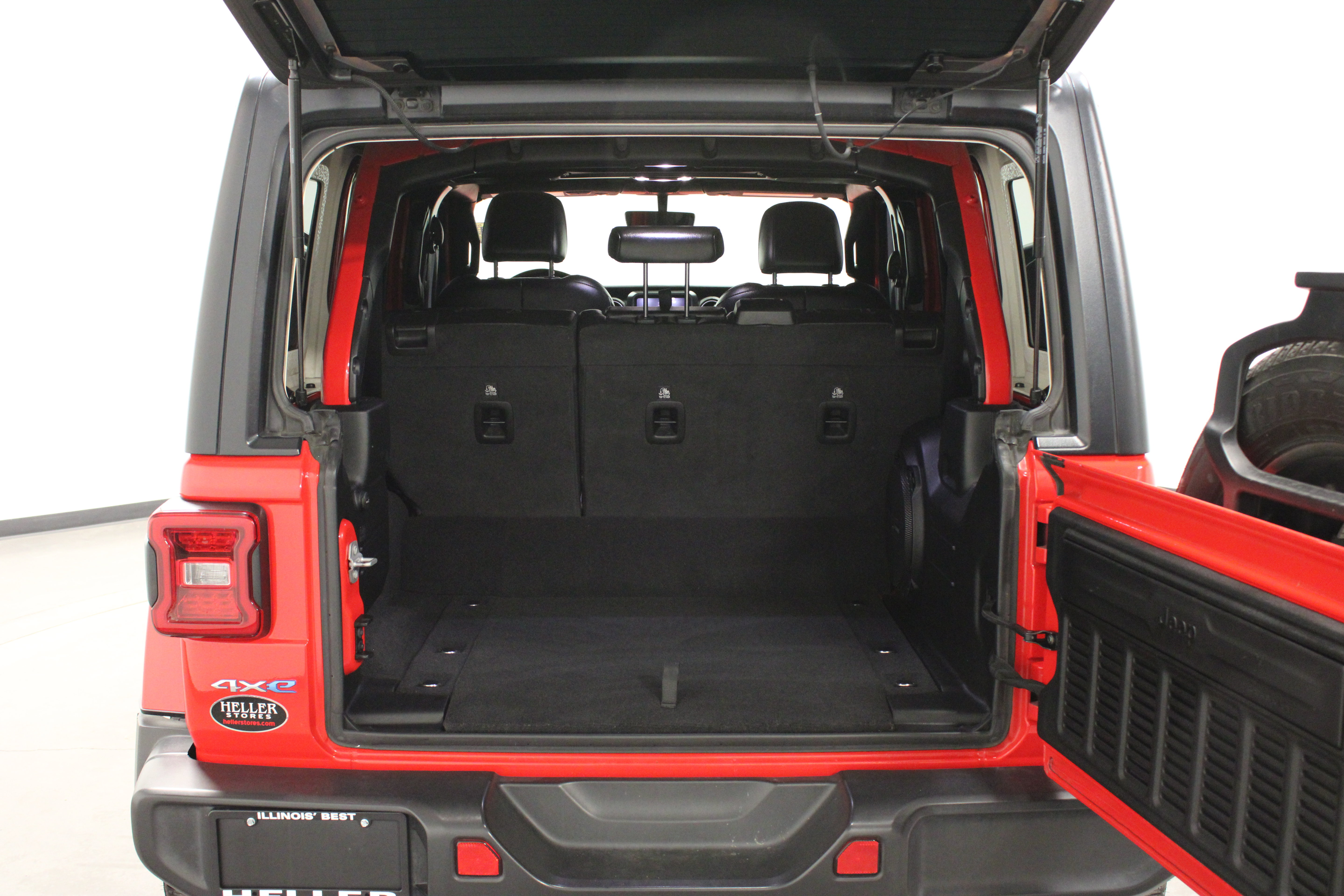 Used 2022 Jeep Wrangler Unlimited Sahara AWD/4WD image 14