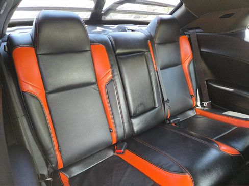 Used 2019 Dodge Challenger R/T w/ Driver Convenience Group RWD image 24