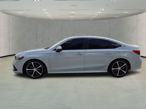 Used 2022 Honda Civic Touring image 6