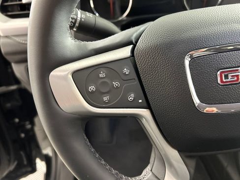Used 2023 GMC Acadia SLT w/ Technology Package FWD image 10