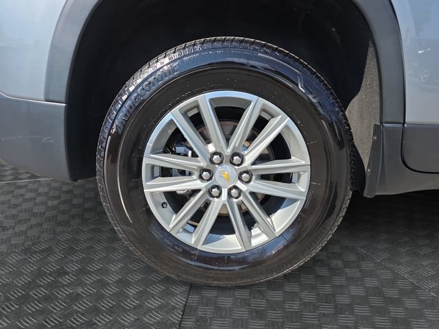 Used 2023 Chevrolet Traverse LT AWD/4WD image 38