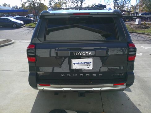 Used 2025 Toyota 4Runner Limited image 11
