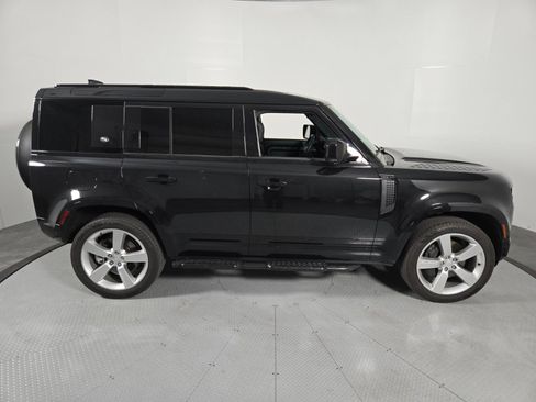 Used 2024 Land Rover Defender 110 X-Dynamic SE AWD/4WD image 6